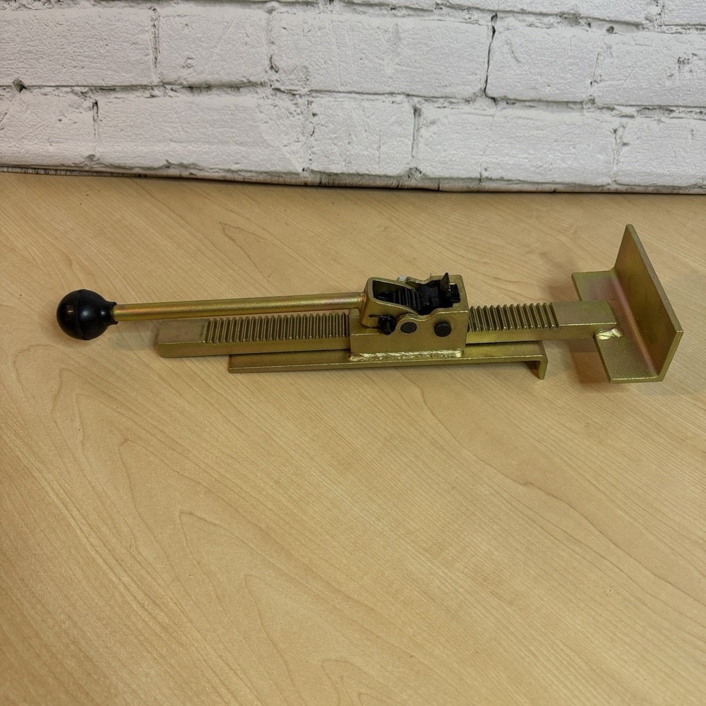Hardwood Flooring Jack - Ratcheting Wood Floor Clamp Tool For Hardwood Plank